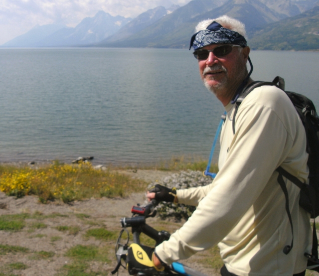 Cycling the Great Divide in Wyoming 640x554