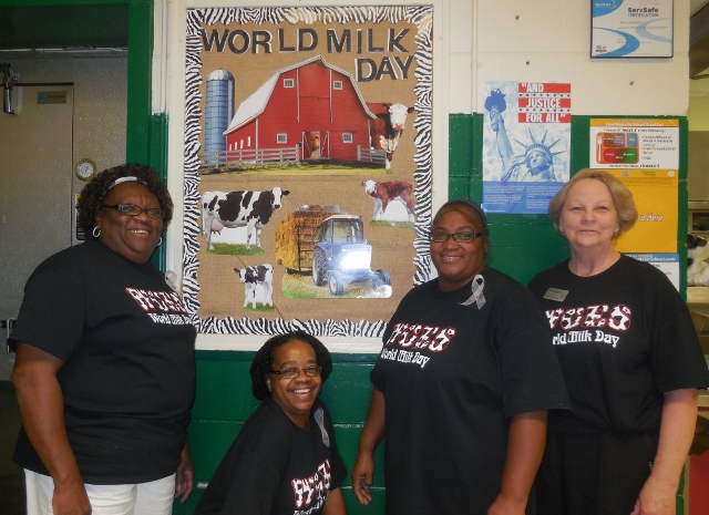 Lunchroom Ladies 2 640x465