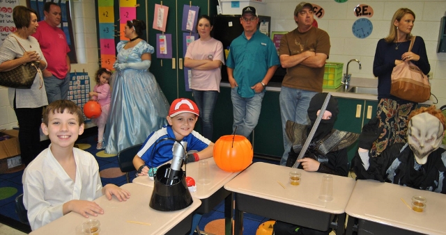 Spooky Science 6 640x338