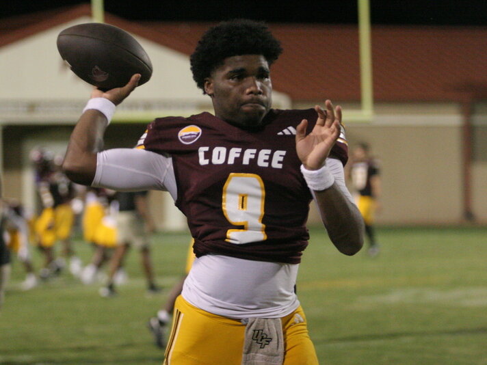Trojans dominate Crestview (Fla.) Bulldogs 47-6, improve to 4-0